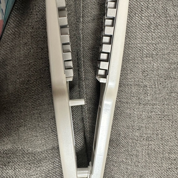 White Hair Volumizing Iron - Picture 7 of 8